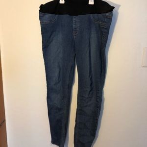 Size 32 (waist) L/XL Maternity Jeggings.
